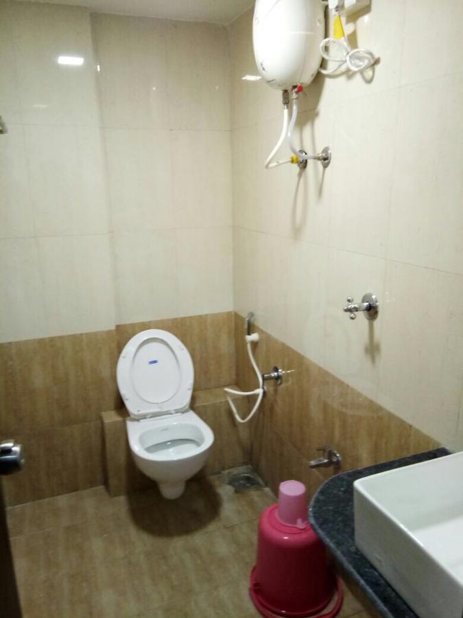 Hotel Sun Shine Ahmedabad Eksteriør billede