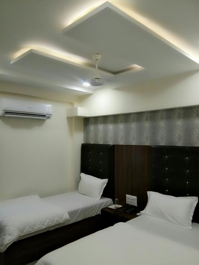 Hotel Sun Shine Ahmedabad Eksteriør billede