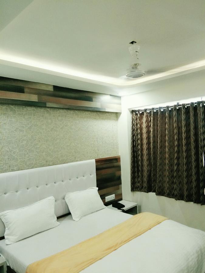 Hotel Sun Shine Ahmedabad Eksteriør billede
