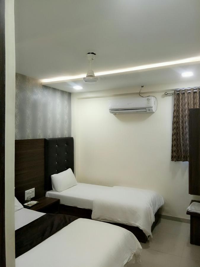 Hotel Sun Shine Ahmedabad Eksteriør billede
